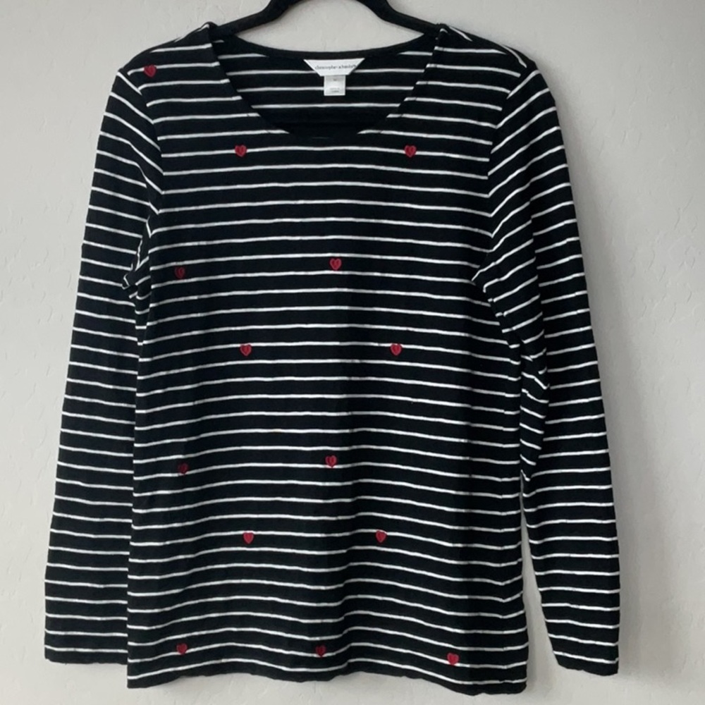 🌻 2/$8 Christopher & Banks Heart Top